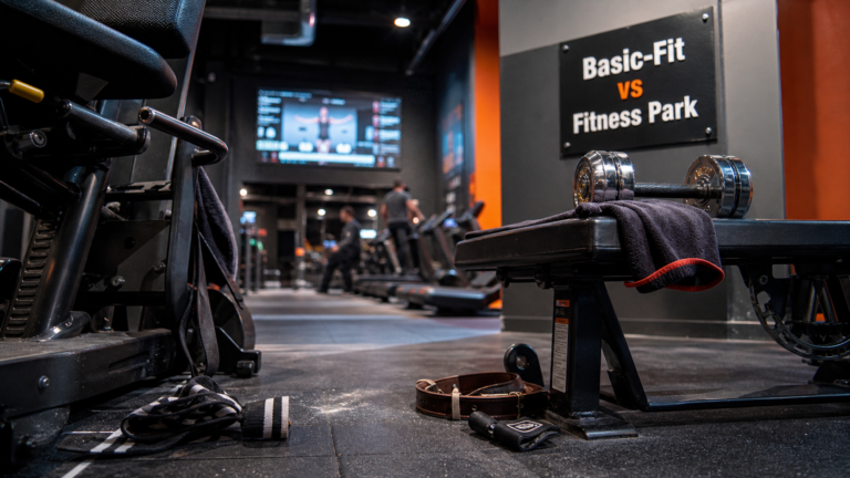 Basic fit ou fitness park : deux machines de musculation en salle