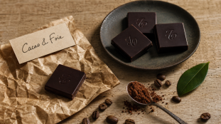 Bienfaits du chocolat noir sur le foie : carré 70% cacao, flavonoïdes et café