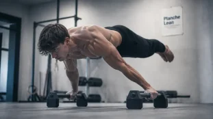 Planche calisthenics : bras tendus, scapulas actives